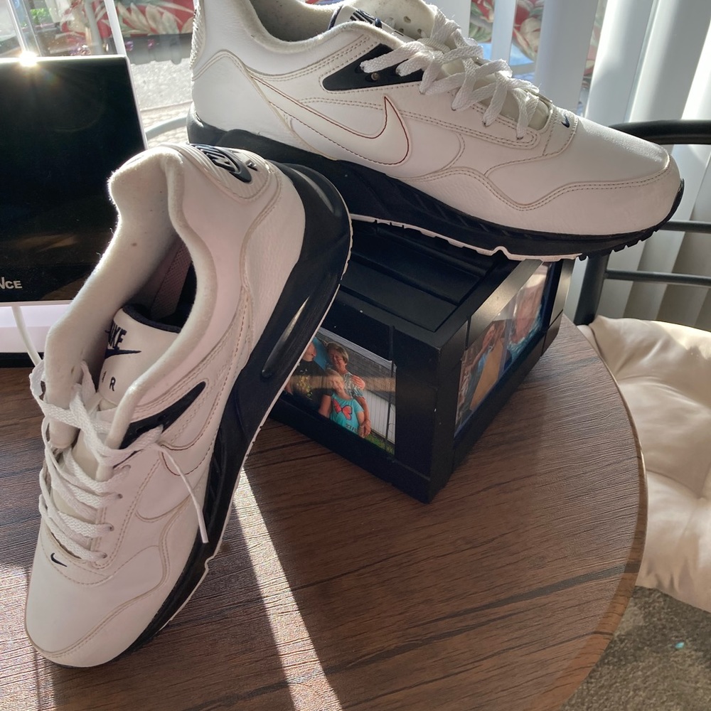Mens Nike Air Correlate Sz 11 518292-116 White/Navy